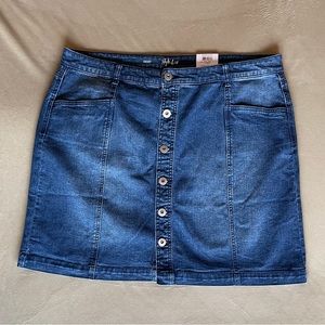 NWT Denim Blue Button Front Skirt - Style & Co. - Size 16W